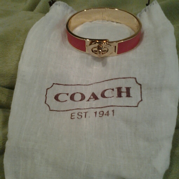 Coach bracelet pink with turn lock twist open NWT - Picture 2 of 4